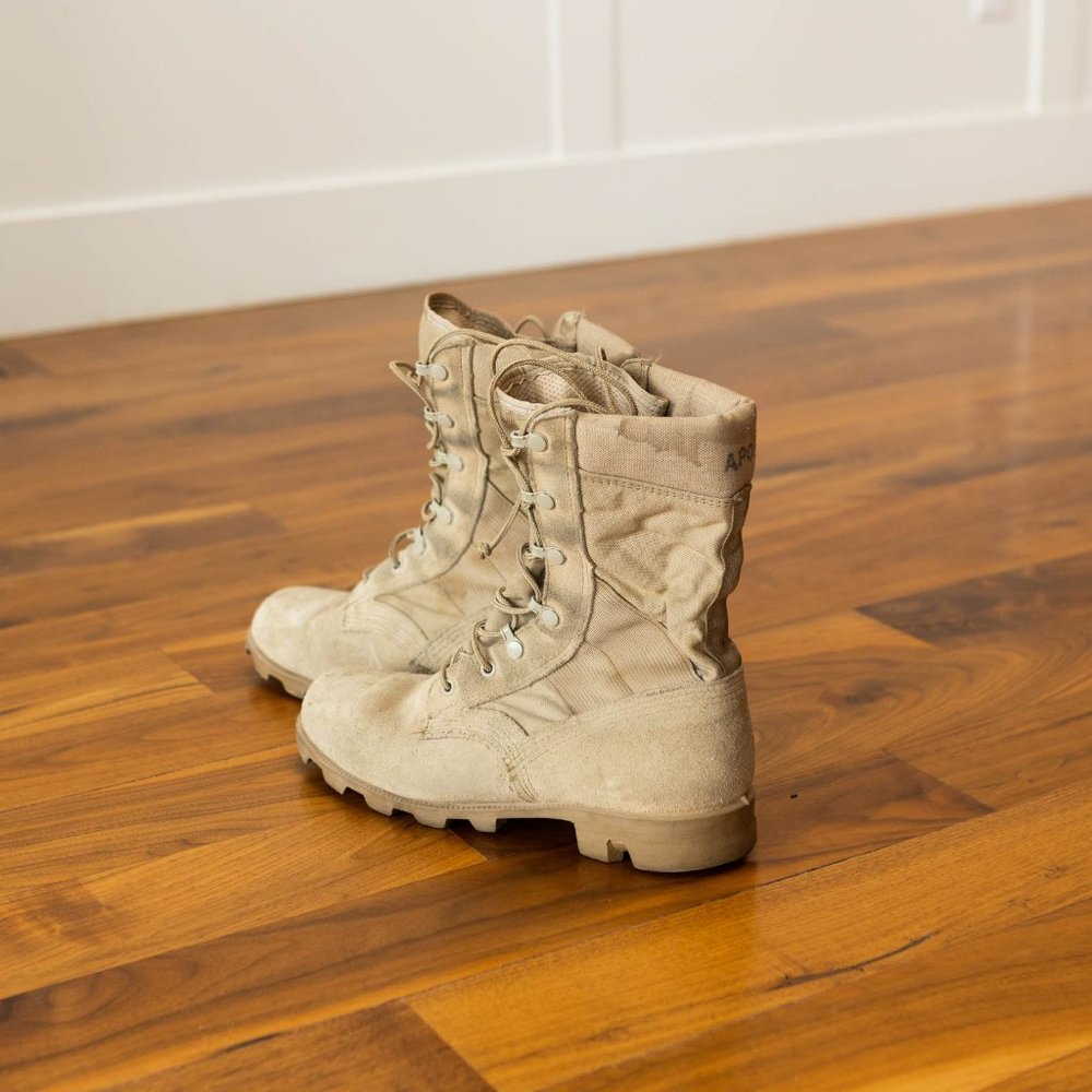 Military Beige Combat Boots Size Men's 9 , lightly used